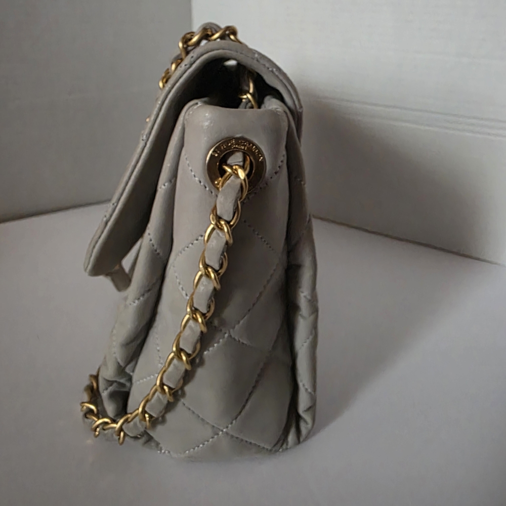 Authentic Chanel Heather Grey Iridescent 'Chic Quilt Bag' Flap - Picture 11 of 14